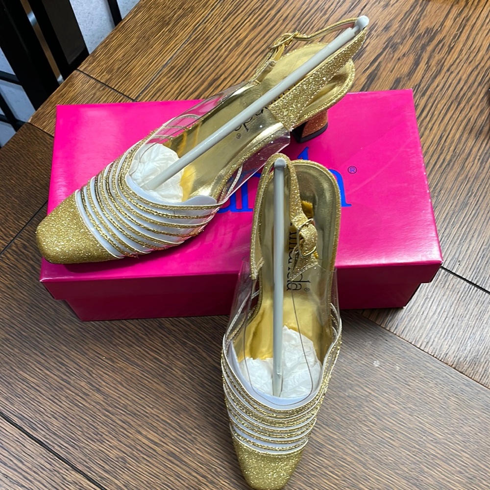 Vintage Chunky Heels by Amanda, Gold, Style "Cancun" SZ9M